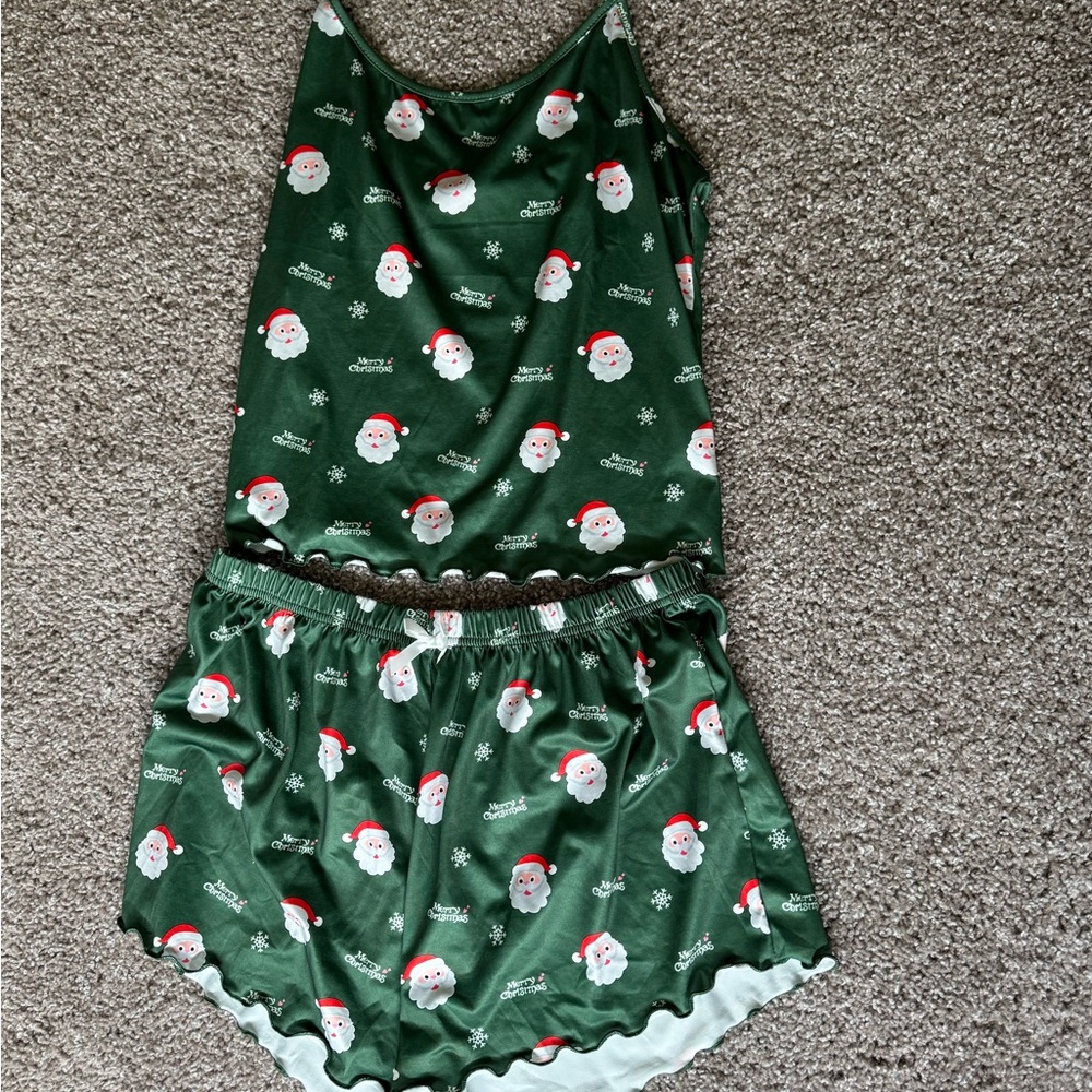 Green Santa Print Women's Sleepwear Set